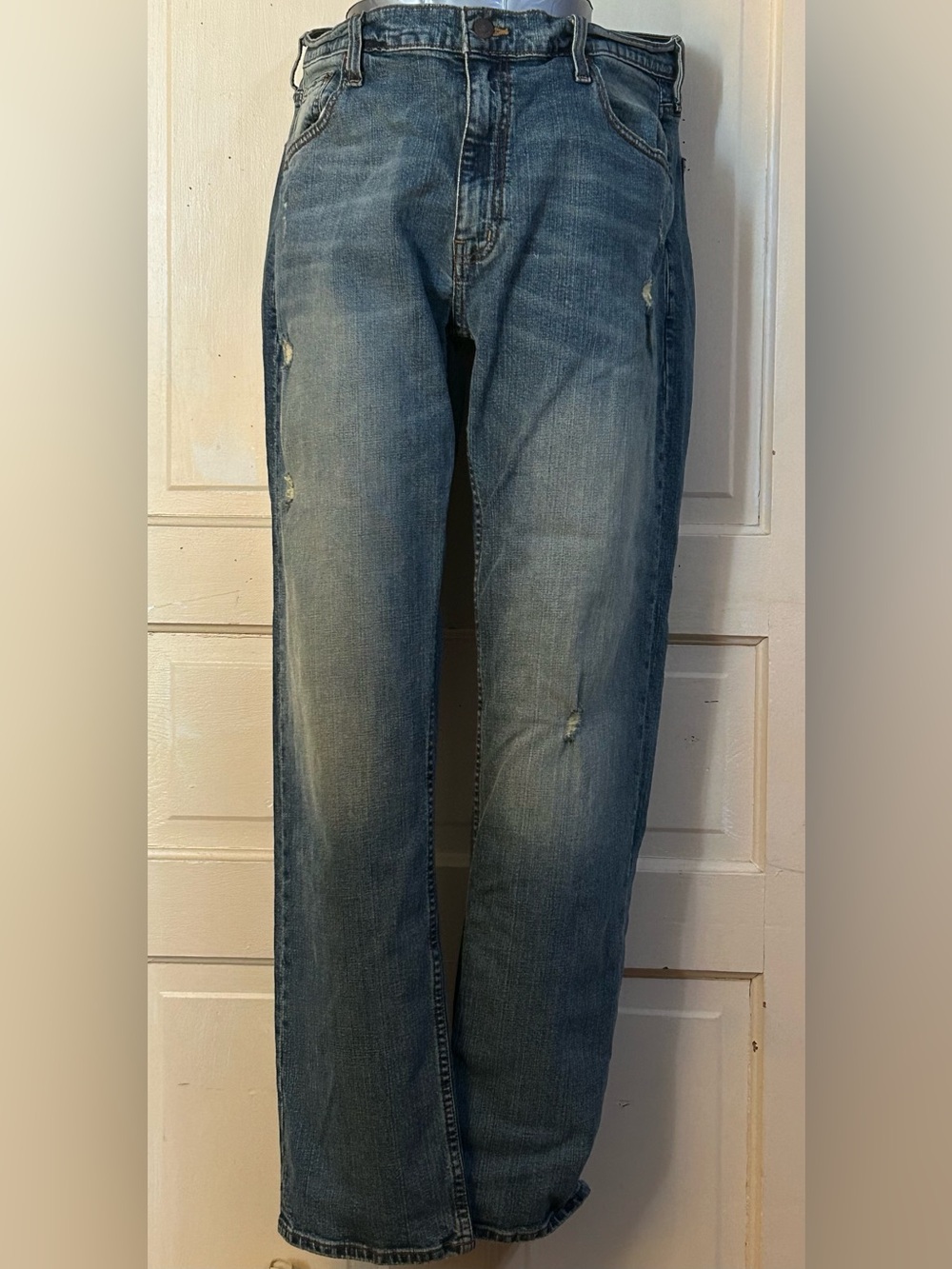 Arizona Men’s Relaxed flex Straight Leg Jeans Medium Wash Distressed 36x32
